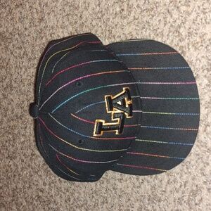 LA 3D Logo Fitted LOS ANGELES Black  Stripe Embroidered Letters Hat Sz Junior